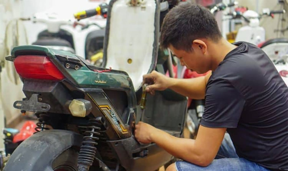 Mang xe đến trung tâm sửa chữa Mang xe đến trung tâm sửa chữa