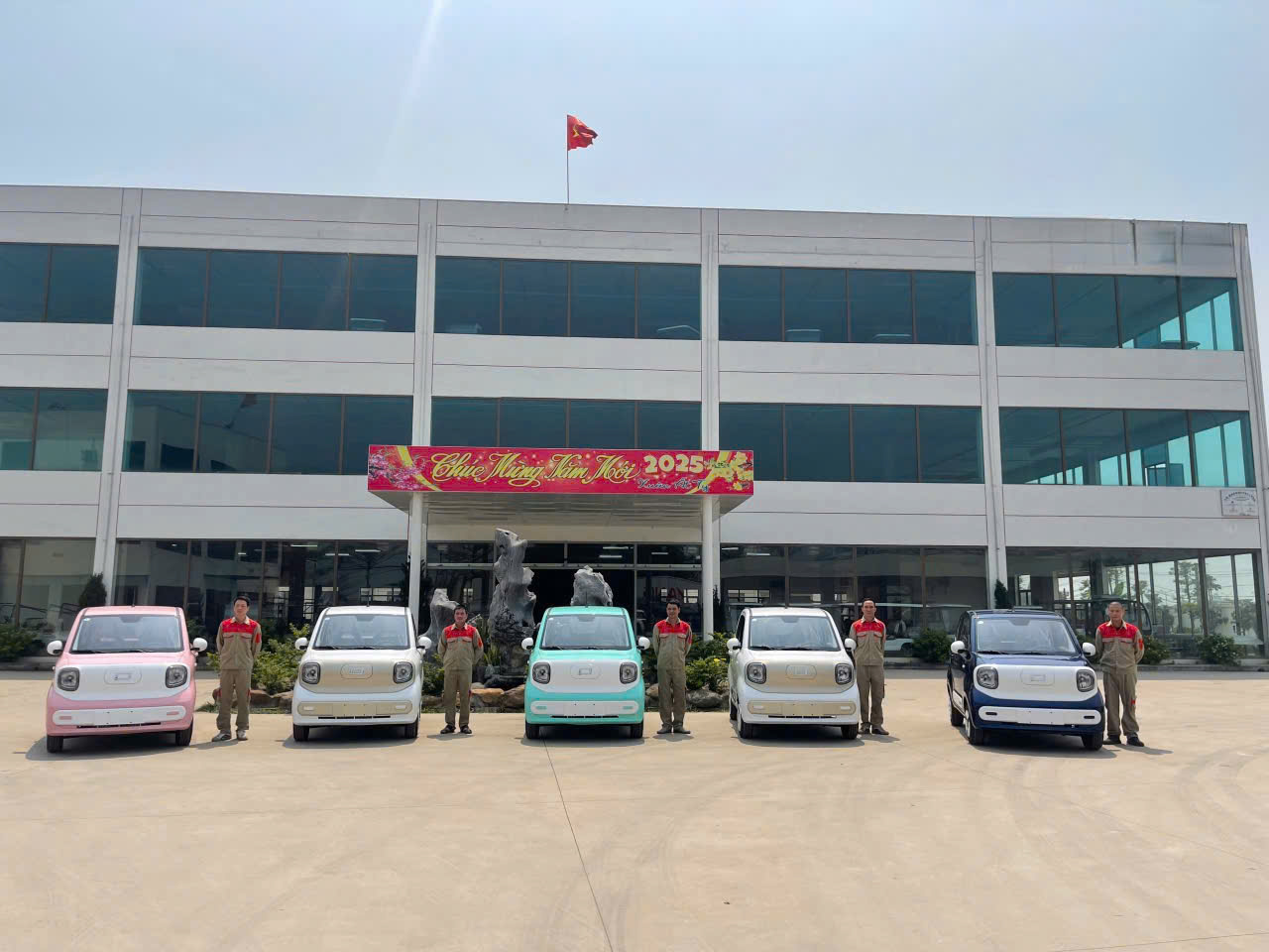 Ô tô điện mini Bestune Pony Xiaoma có thiết kế lưới tản nhiệt tương phản, tạo điểm nhấn độc đáo