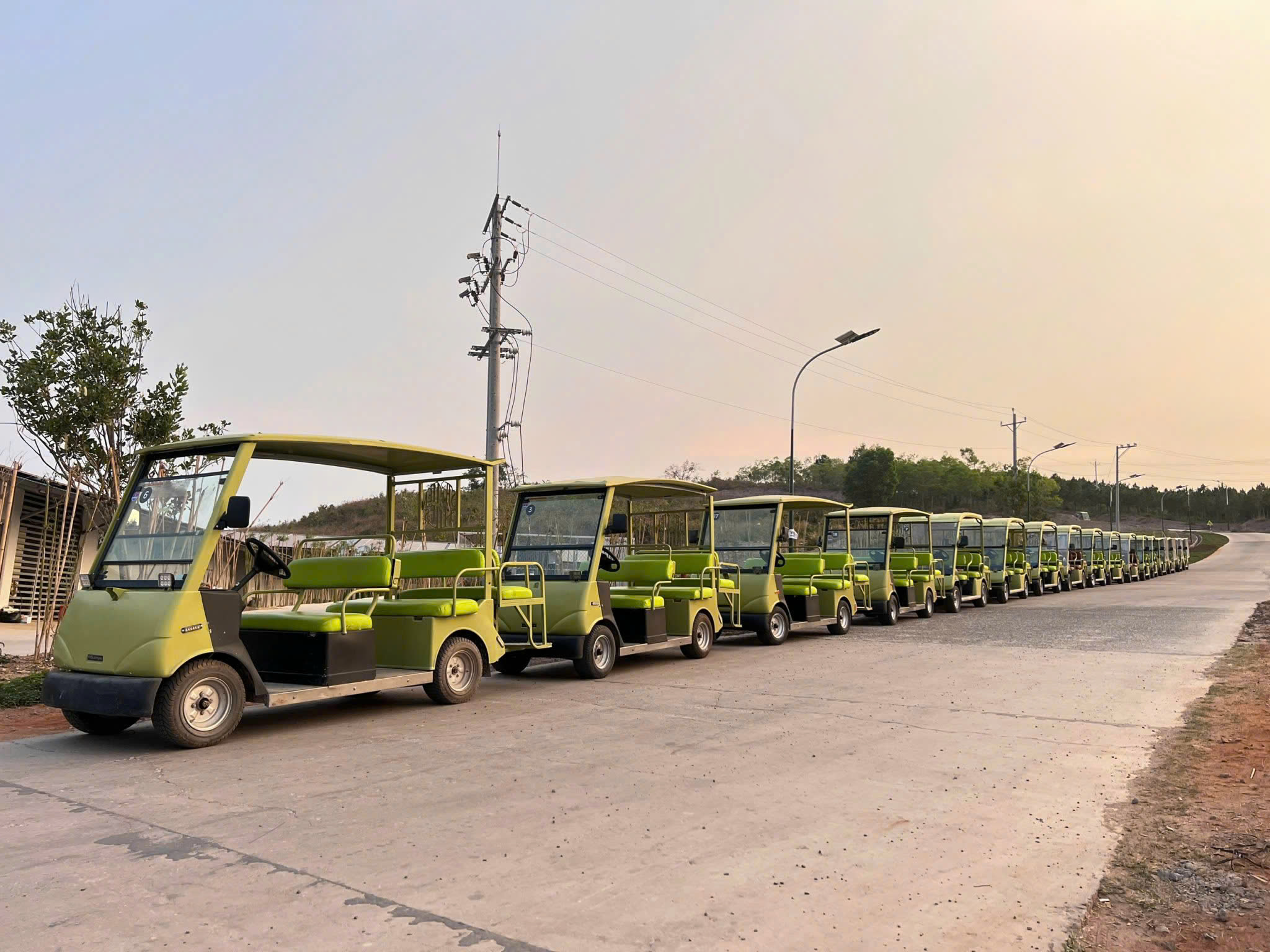 Những điều cần lưu ý khi muốn thuê ô tô điện du lịch, xe điện chở khách Những điều cần lưu ý khi muốn thuê ô tô điện du lịch, xe điện chở khách