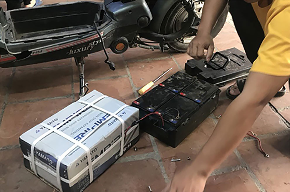 Lắp đặt pin sai cực âm/dương