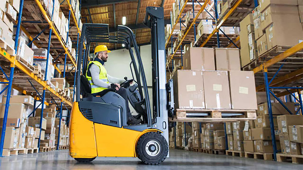 Những lợi ích của việc sử dụng xe nâng điện