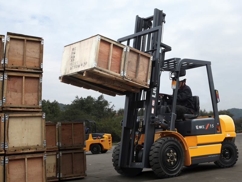 Xe nâng điện TP.HCM Xe nâng điện TP.HCM