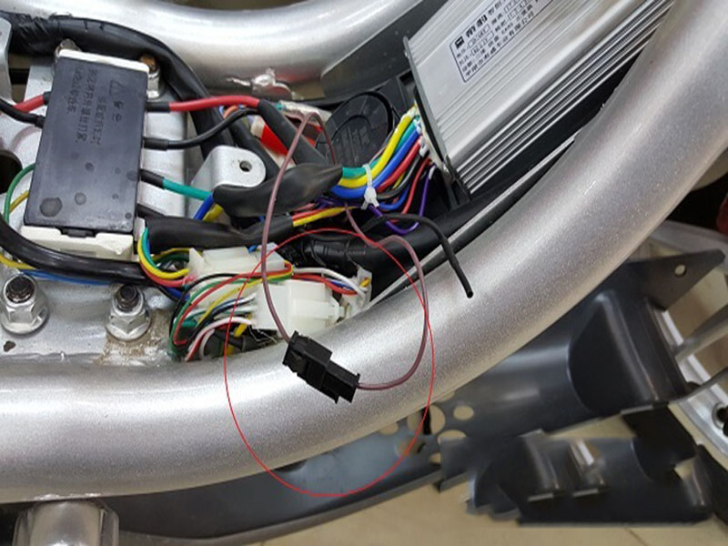 Cách thay zắc IC điều tốc 500 W vào xe 133i chất lượng Cách thay zắc IC điều tốc 500 W vào xe 133i