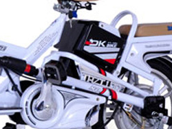 Bình ắc quy Xe đạp điện DKBike 18V được bố trí phía dưới yên trước