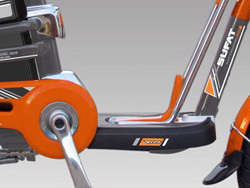 Để chân Xe đạp điện Sufat Luxy với khoảng cách phù hợp