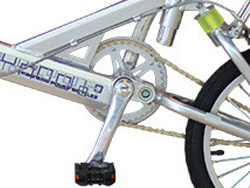 Bàn đạp Xe đạp điện gấp cổ FMT TDR0703Z được đặt ở khoảng cách phù hợp