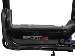 Để chân Xe đạp điện Mini Sport được đặt ở khoảng cách phù hợp