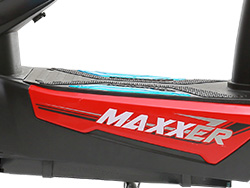 Để chân Xe máy điện Hkbike Maxxer với khoảng cách phù hợp