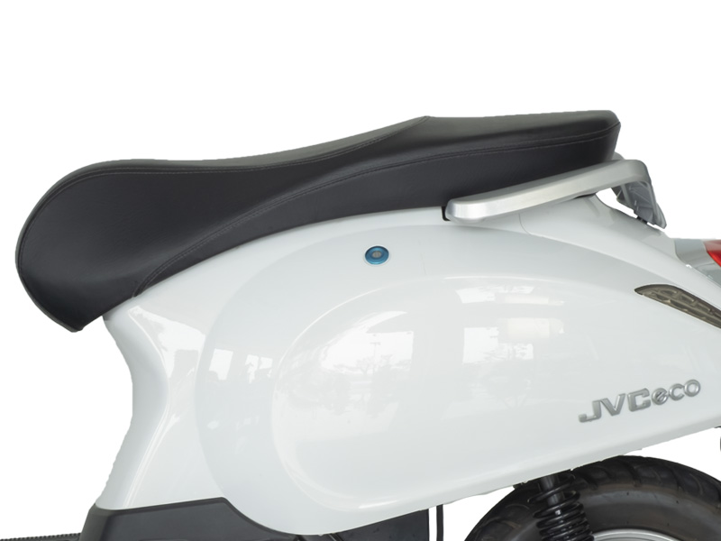 Yên Xe máy điện JVC Vespa Platinum kéo dài theo thân trên